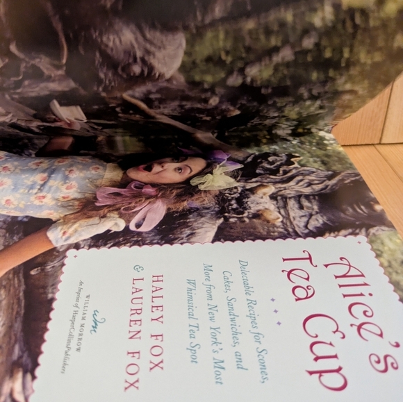 Alice's Tea Cup Cookbook Used - Picture 11 of 12